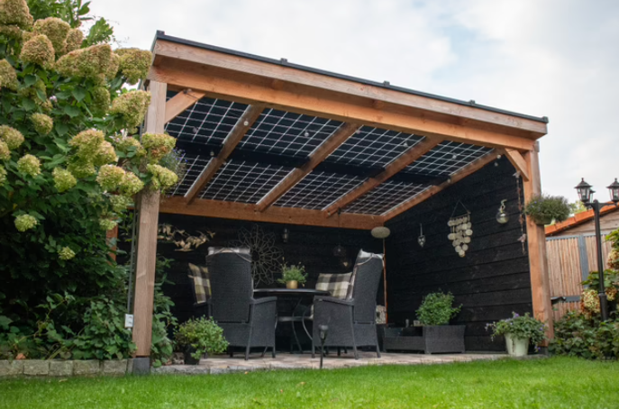 Overkapping met zonnepanelen: duurzaam en stijlvol